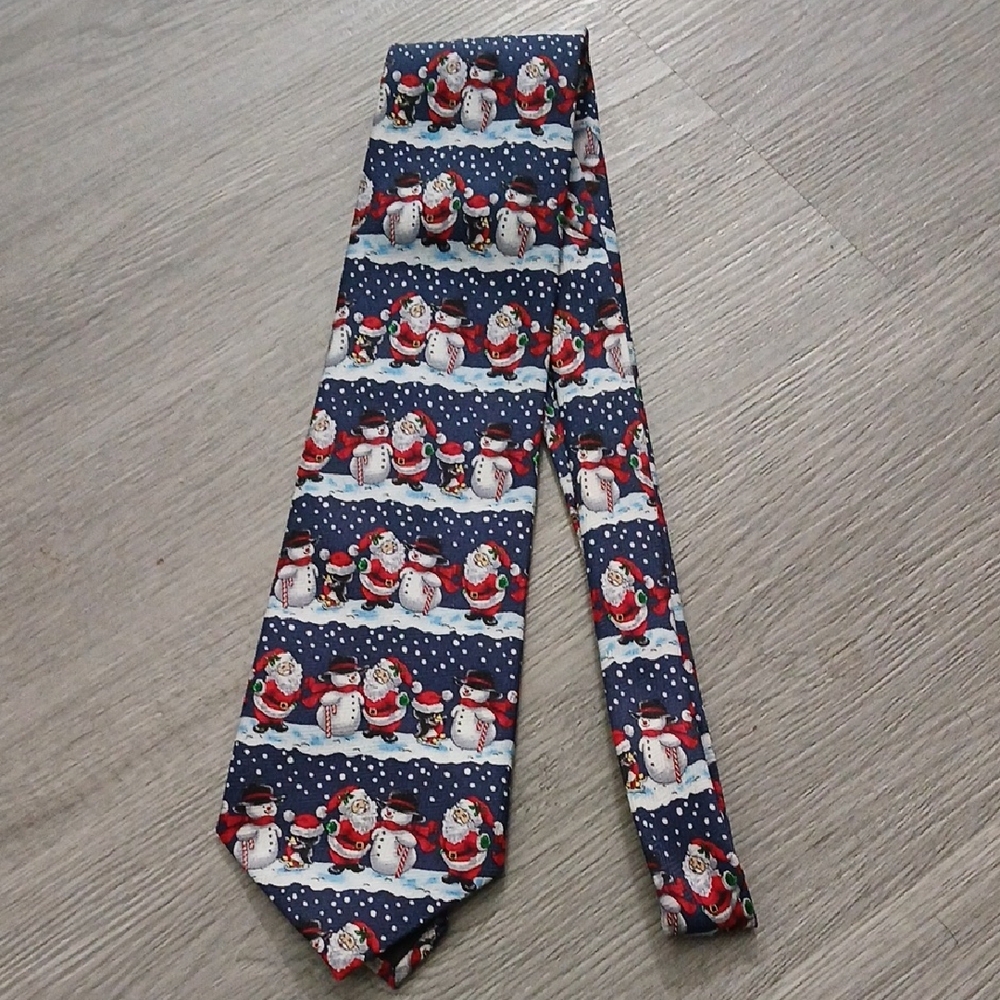 Festive Snowman Santa Penguin print holiday Christmas Tie NWOT